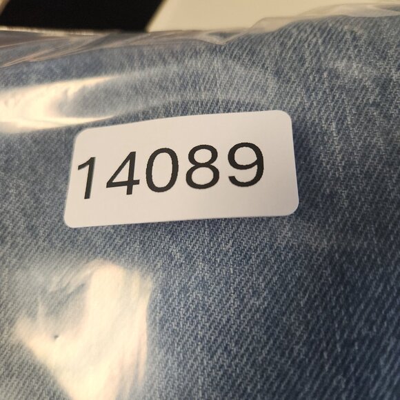 Wrangler Men's Classic 5-Pocket Regular Fit Faded Cotton Jeans Size 33x30 Cowboy - Picture 13 of 13